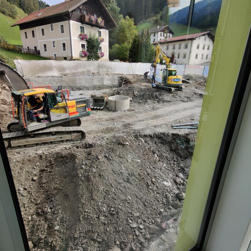 Bau