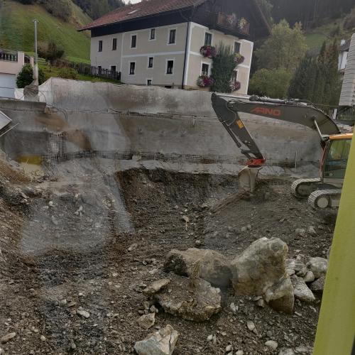 Bau