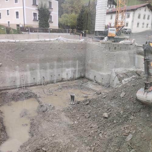 Bau