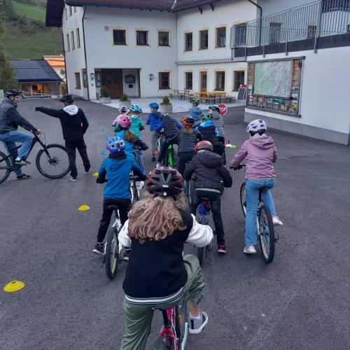 Radfahrübung Dorfplatz